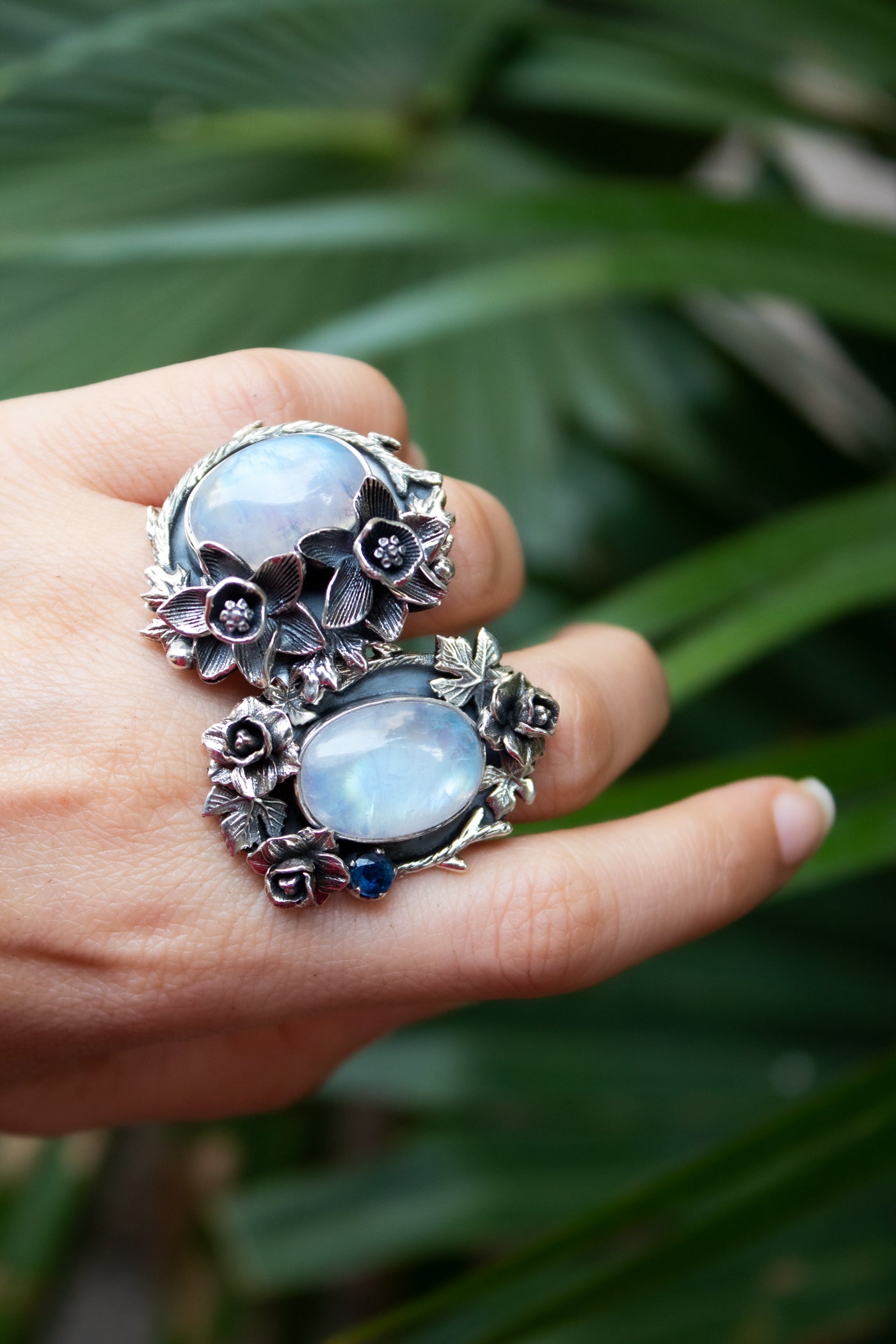 Moonlit Thorns: Moonstone Ring, AR-7485