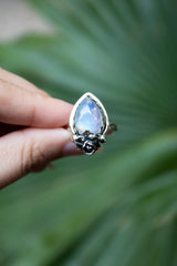 Moonkissed Floral Ring, Ar-7505