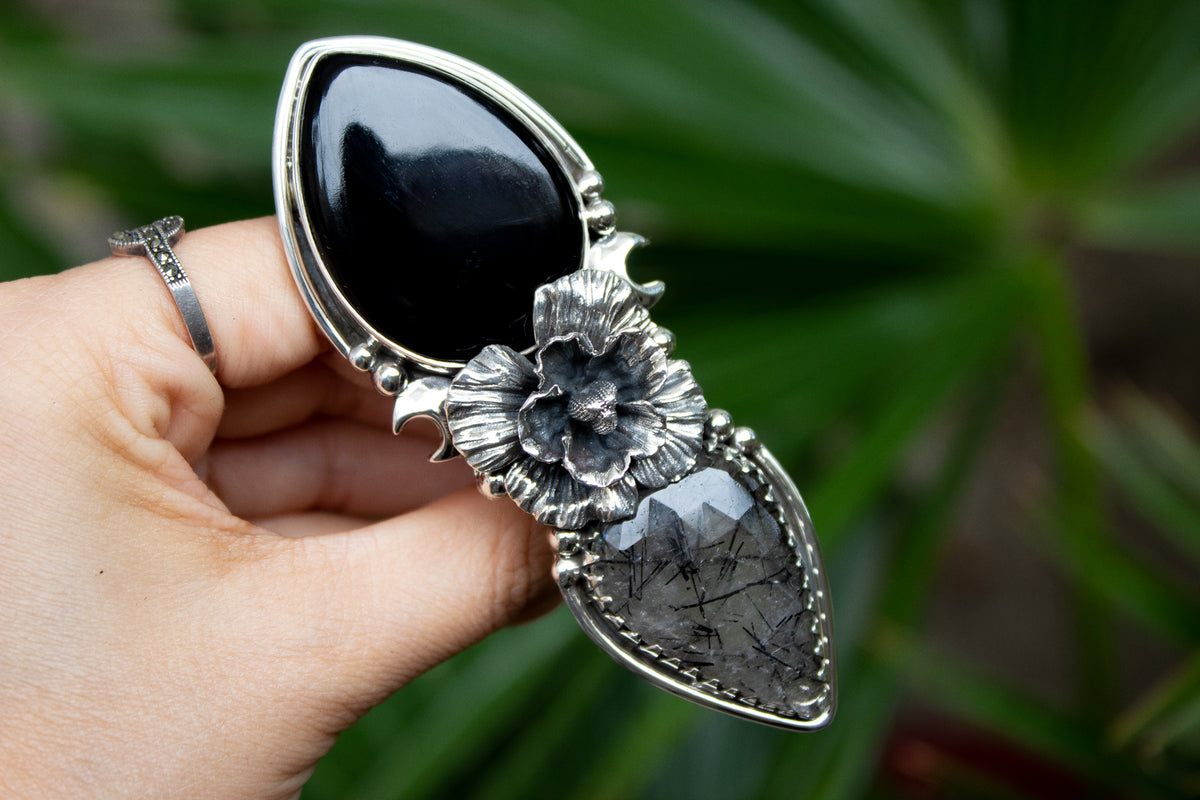 Enchanted Blossom: Rutilated Quartz & Onyx Ring, AR- 7101