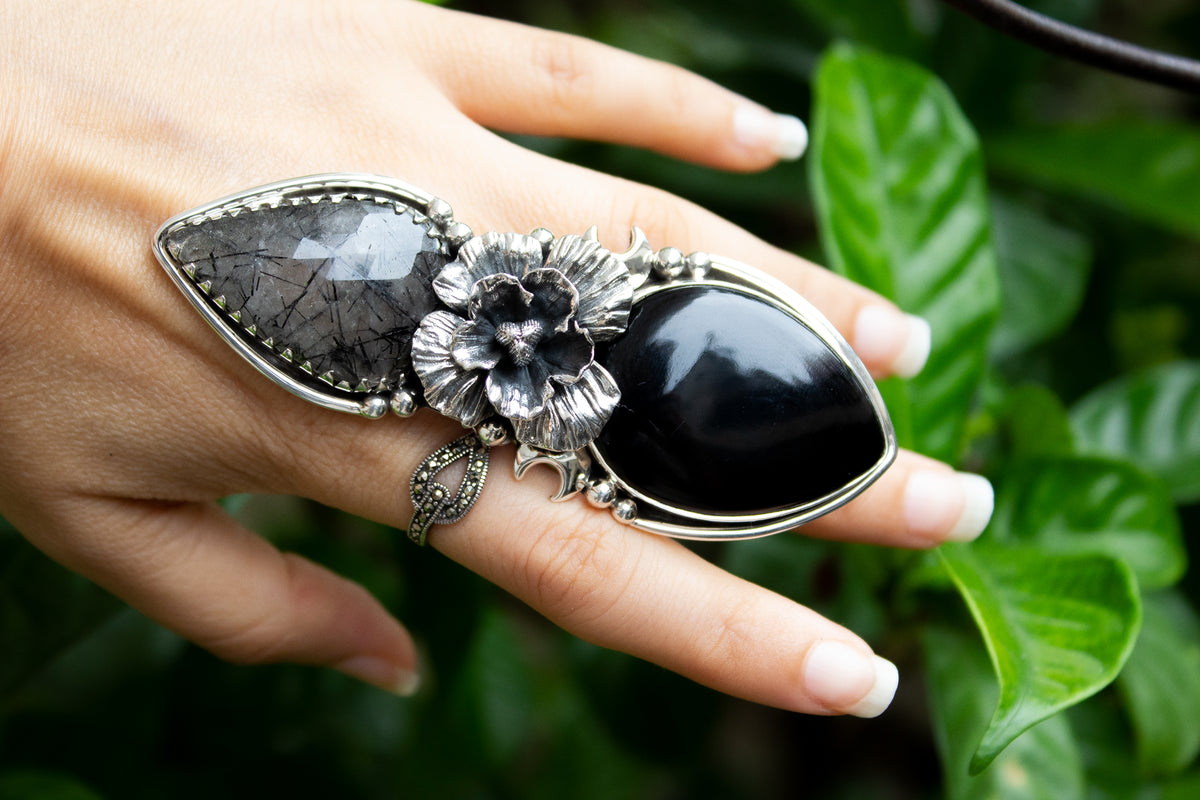 Enchanted Blossom: Rutilated Quartz & Onyx Ring, AR- 7101