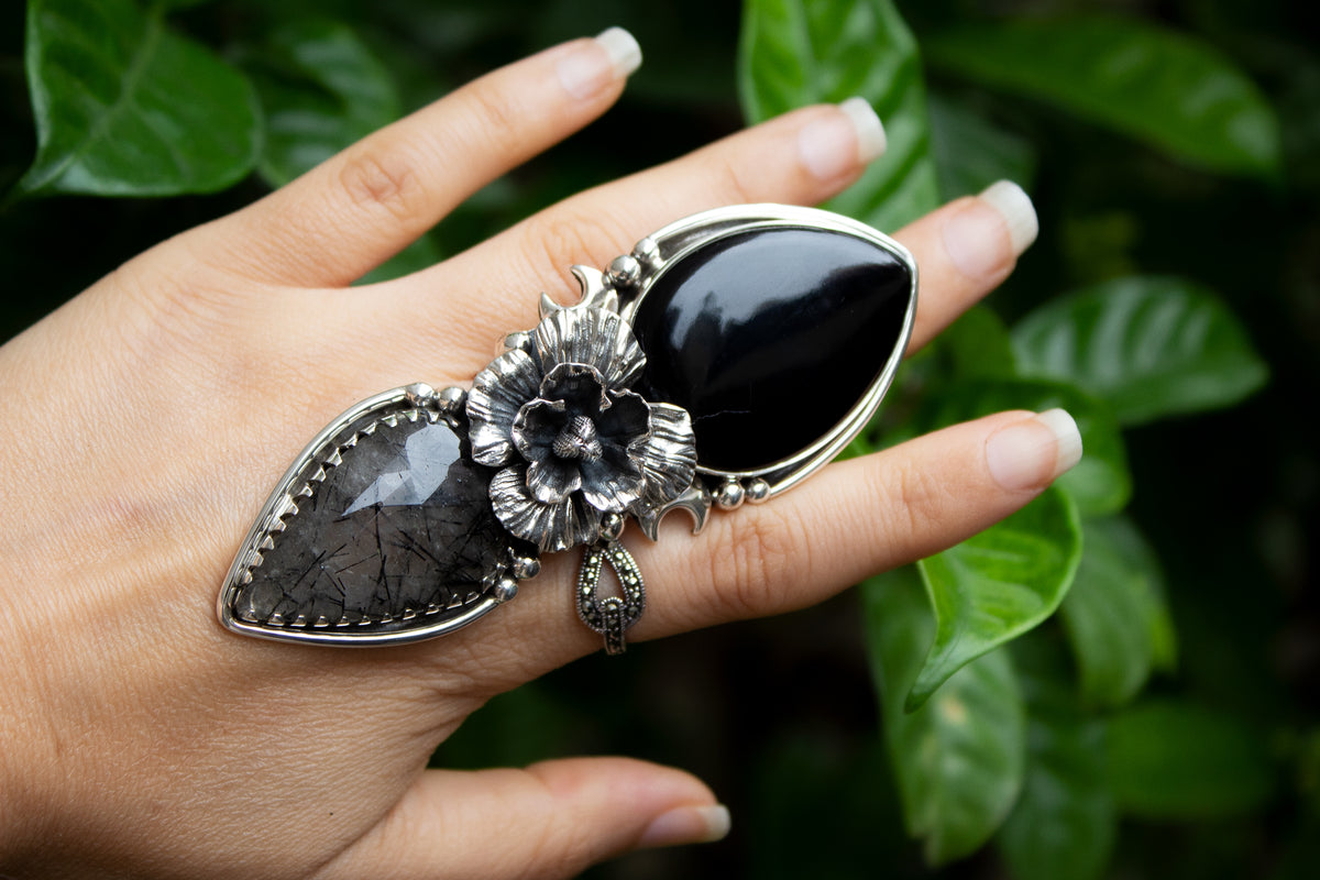 Enchanted Blossom: Rutilated Quartz & Onyx Ring, AR- 7101