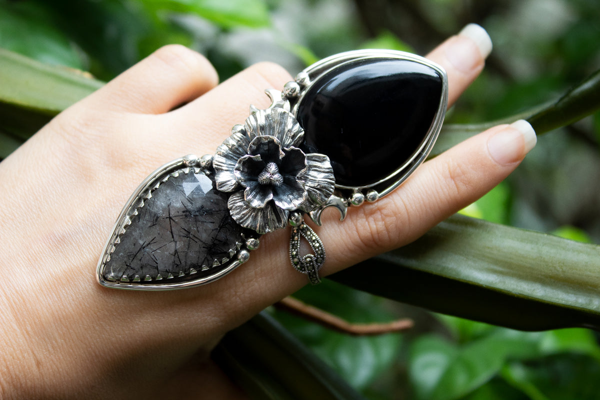 Enchanted Blossom: Rutilated Quartz & Onyx Ring, AR- 7101