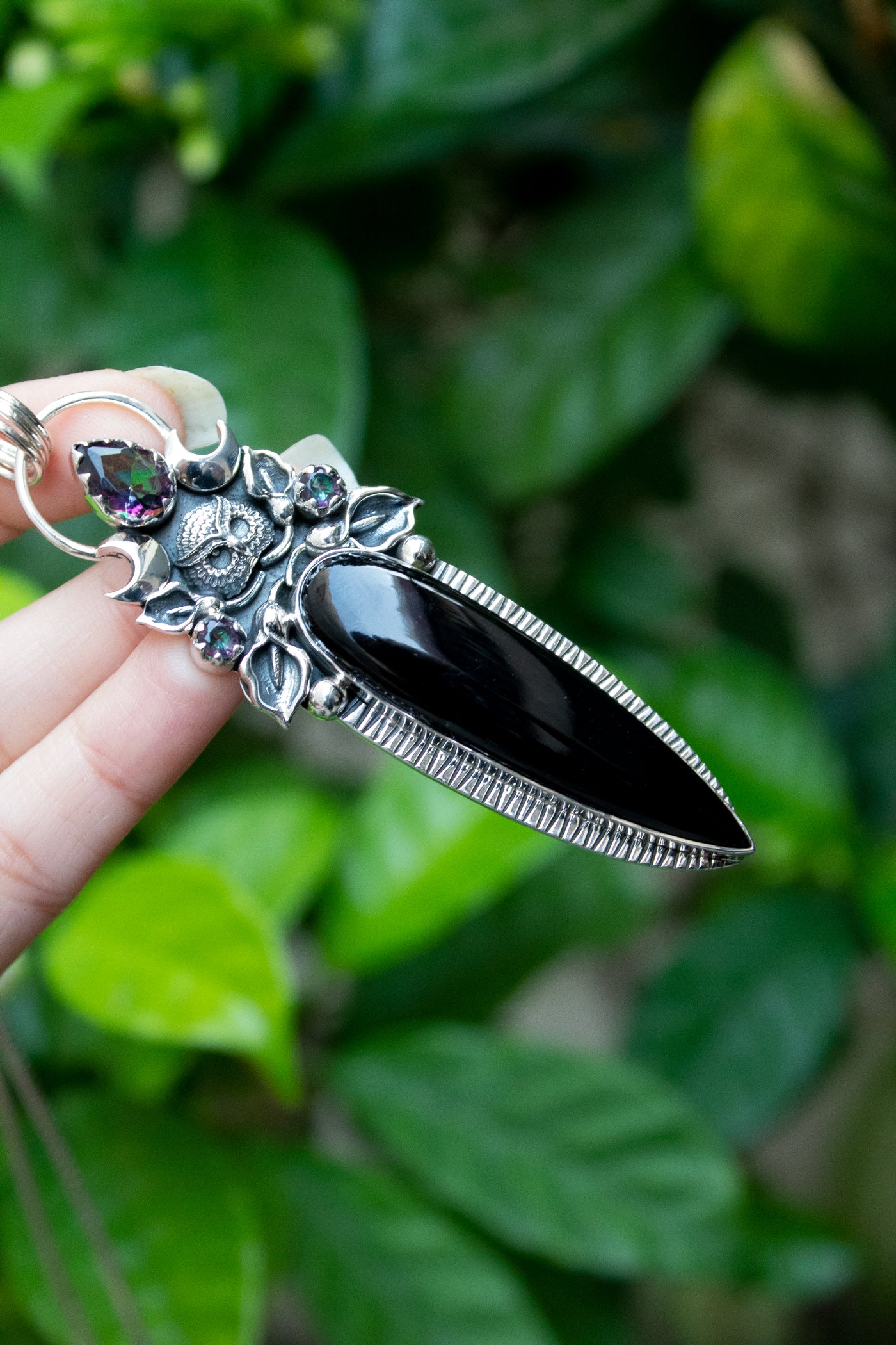 Watcher of the Velvet Night: Black Onyx Pendant, AP- 7512
