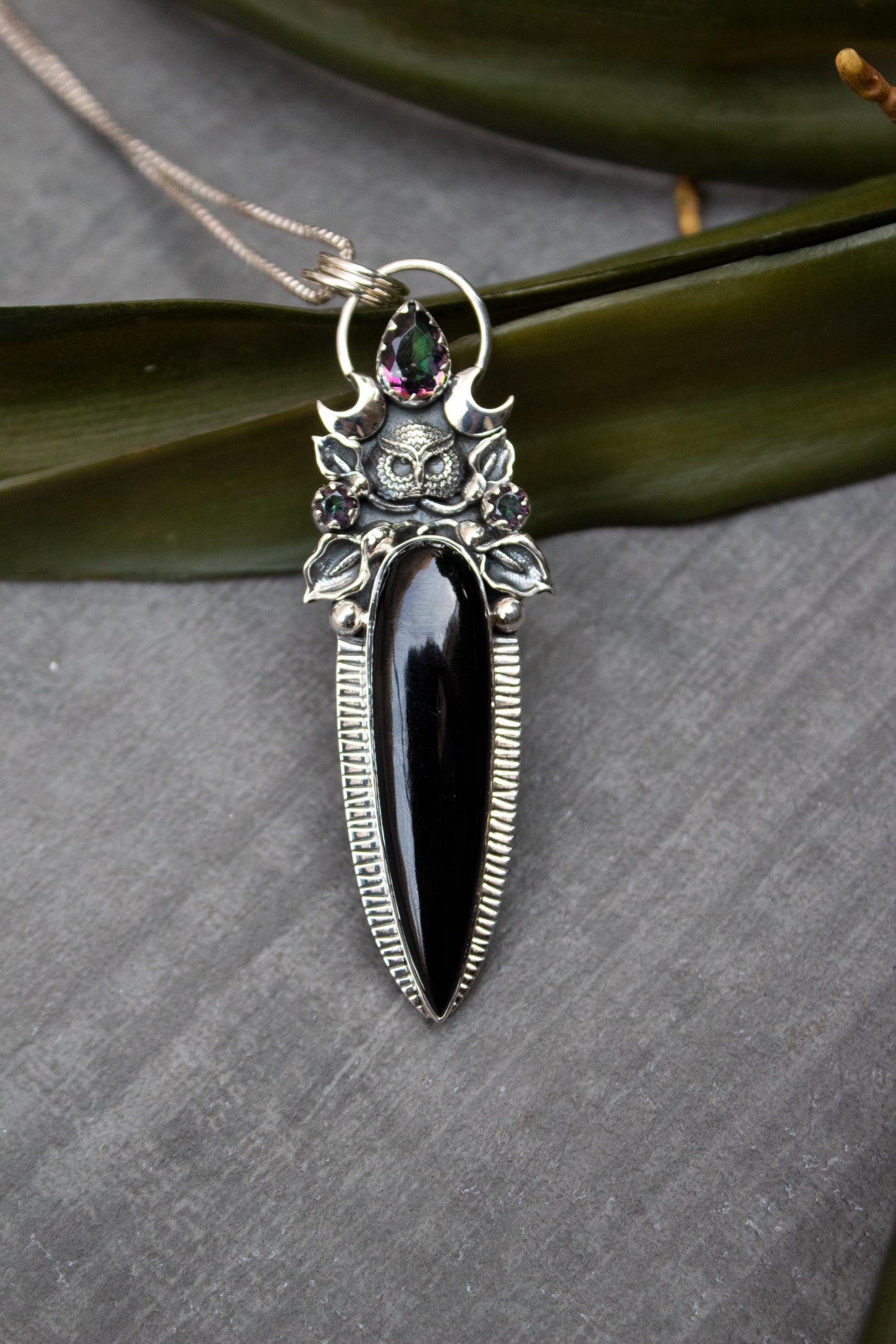 Watcher of the Velvet Night: Black Onyx Pendant, AP- 7512