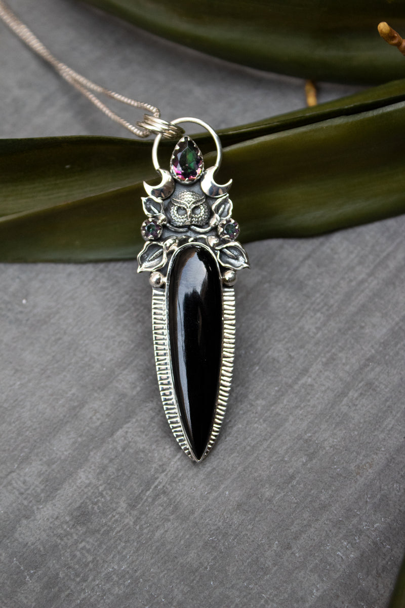Watcher of the Velvet Night: Black Onyx Pendant, AP- 7512