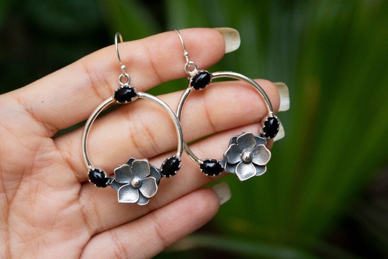 Black Onyx Floral Circle Hoop Earrings, AE-6727