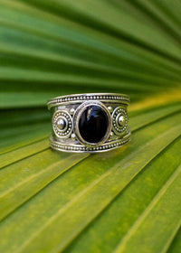 Anillo de ónix negro de banda ancha, AR-3056