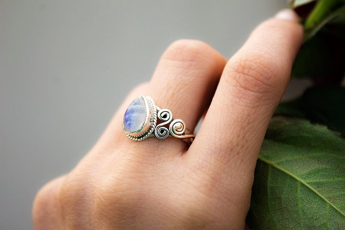 Moonstone Ring Rainbow Moonstone Gemstone 925 Sterling Silver