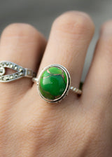 Anillo turquesa, anillo de plata esterlina turquesa cobre verde, anillo turquesa Mohave, joyería turquesa, anillo Boho, anillos delicados, anillo de banda retorcida AR-1148