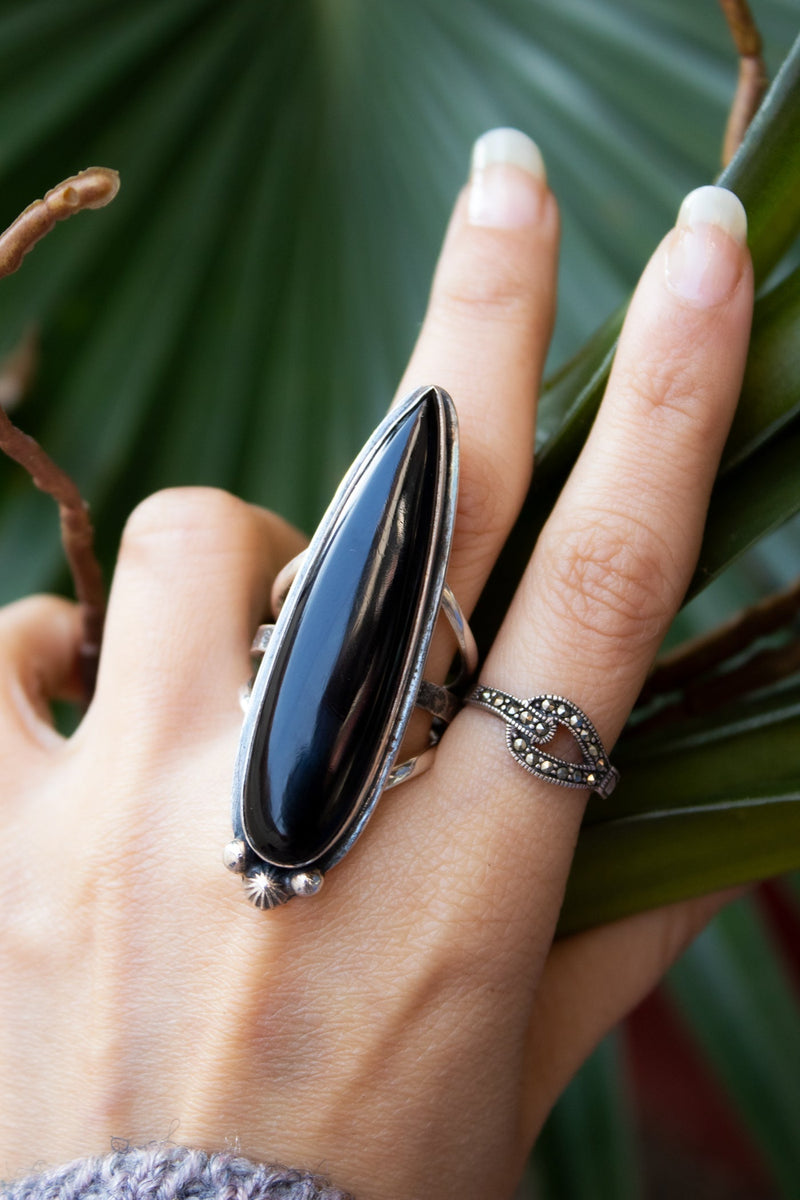 Anillo de plata de ley con piedras preciosas de ónix negro en forma de pera SKU 6027