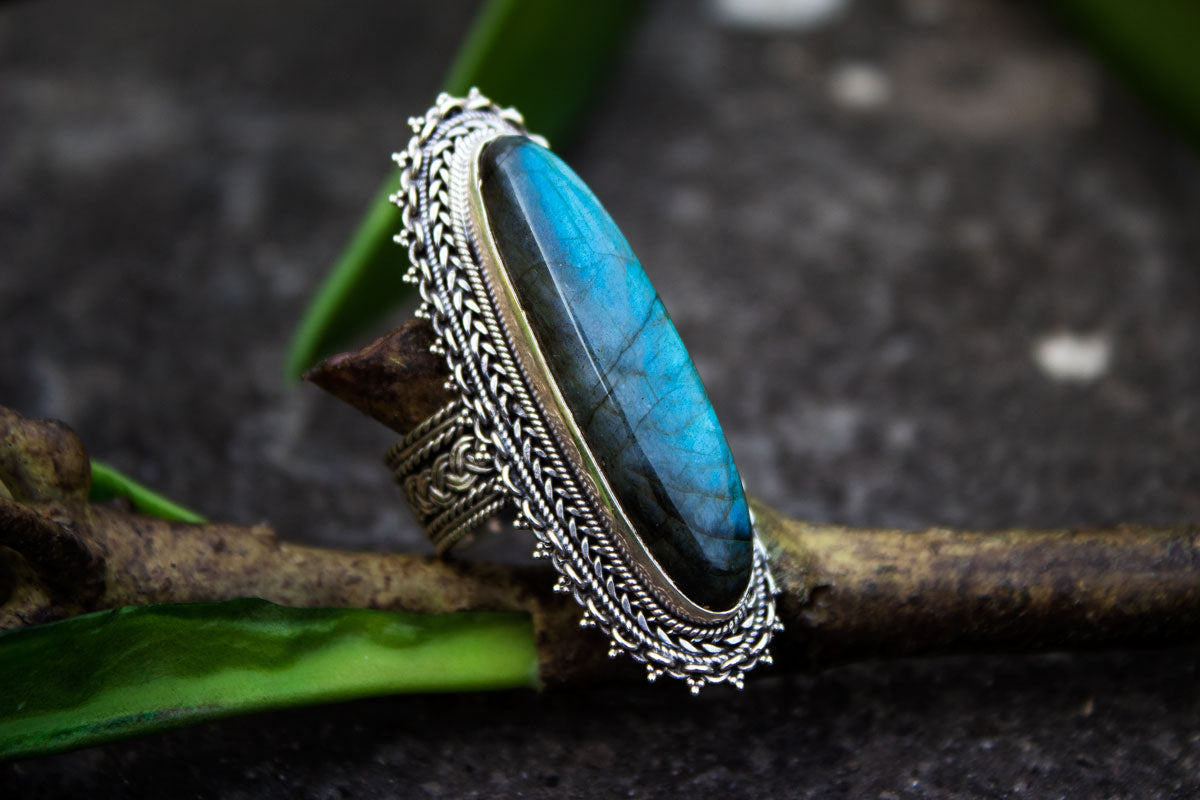 Long Oval Blue Flash Labradorite Gemstone Ring, Southwestern Style, AR-1209
