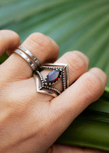 Dual Chevron Band 925 Sterling Silver Garnet Ring AR-2036 - Its Ambra