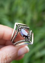 Dual Chevron Band 925 Sterling Silver Garnet Ring AR-2036 - Its Ambra