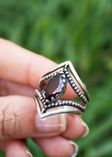 Dual Chevron Band 925 Sterling Silver Garnet Ring AR-2036 - Its Ambra