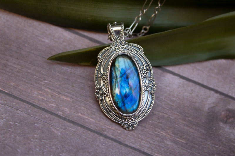 Blue Flash Labradorite Pendant, AP-6635