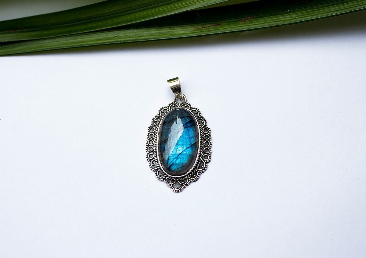 Labradorite Necklace Pendant, Blue Fire Labradorite Pendant, Crystal Pendant, Oval Cabochon, Healing Gemstone Jewelry, Birthday Gift for Her