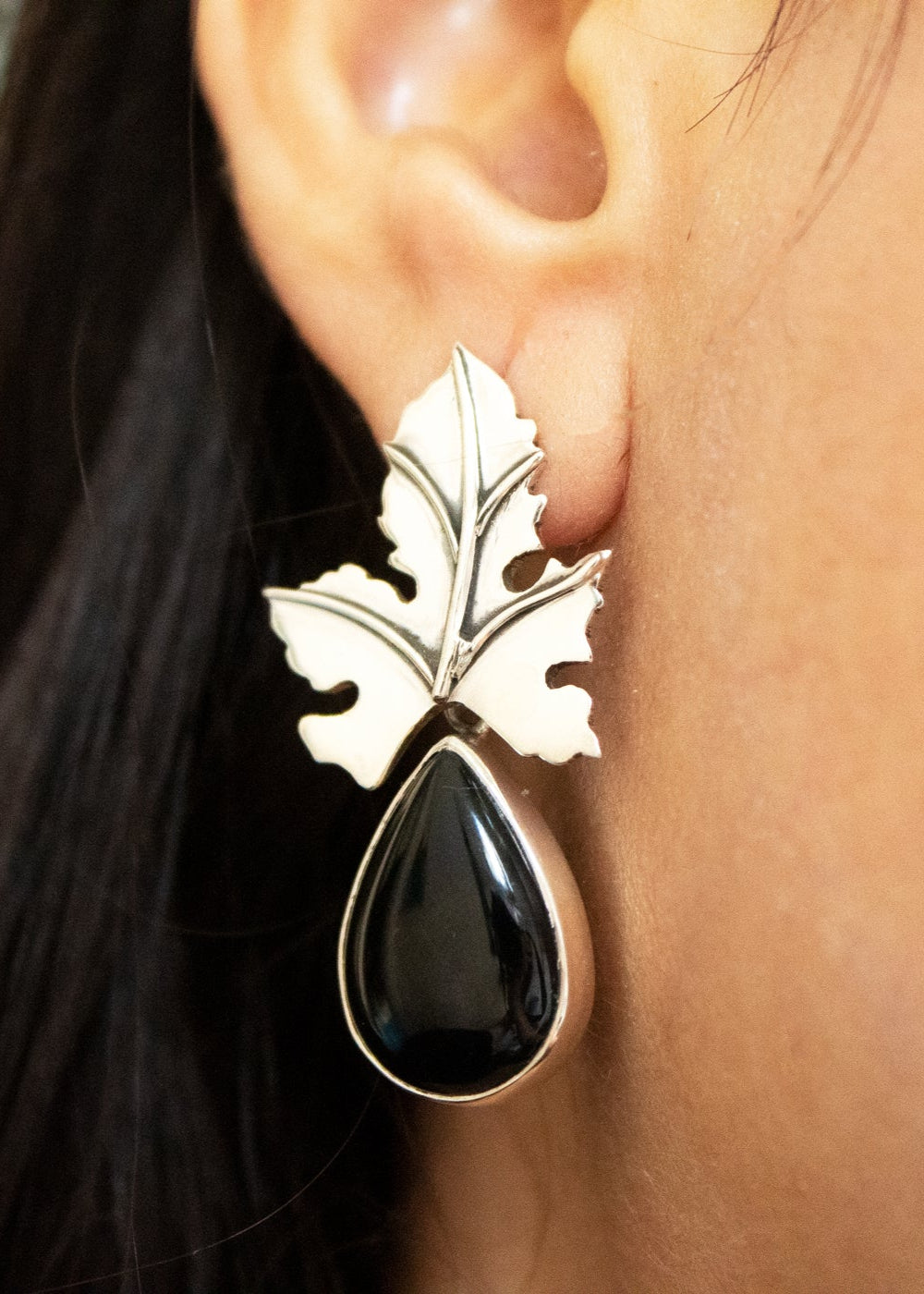 Boucles d'Oreilles Feuille de Chêne Onyx Noir AE-6648