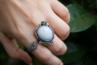 Anillo de ópalo blanco, piedra natal de octubre, anillo artesanal, anillo floral de ópalo, SKU 6310