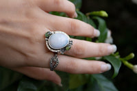 Anillo de ópalo blanco, piedra natal de octubre, anillo artesanal, anillo floral de ópalo, SKU 6310
