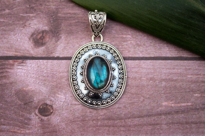 Labradorite Art nouveau patterned Gemstone Pendant, AP-5013